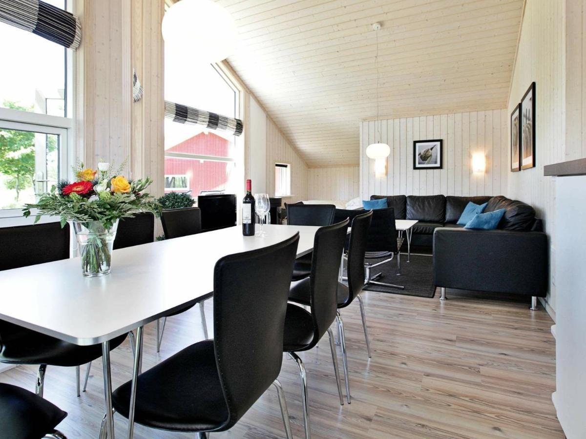 Three-Bedroom Holiday Home In Grossenbrode 8 Room photo